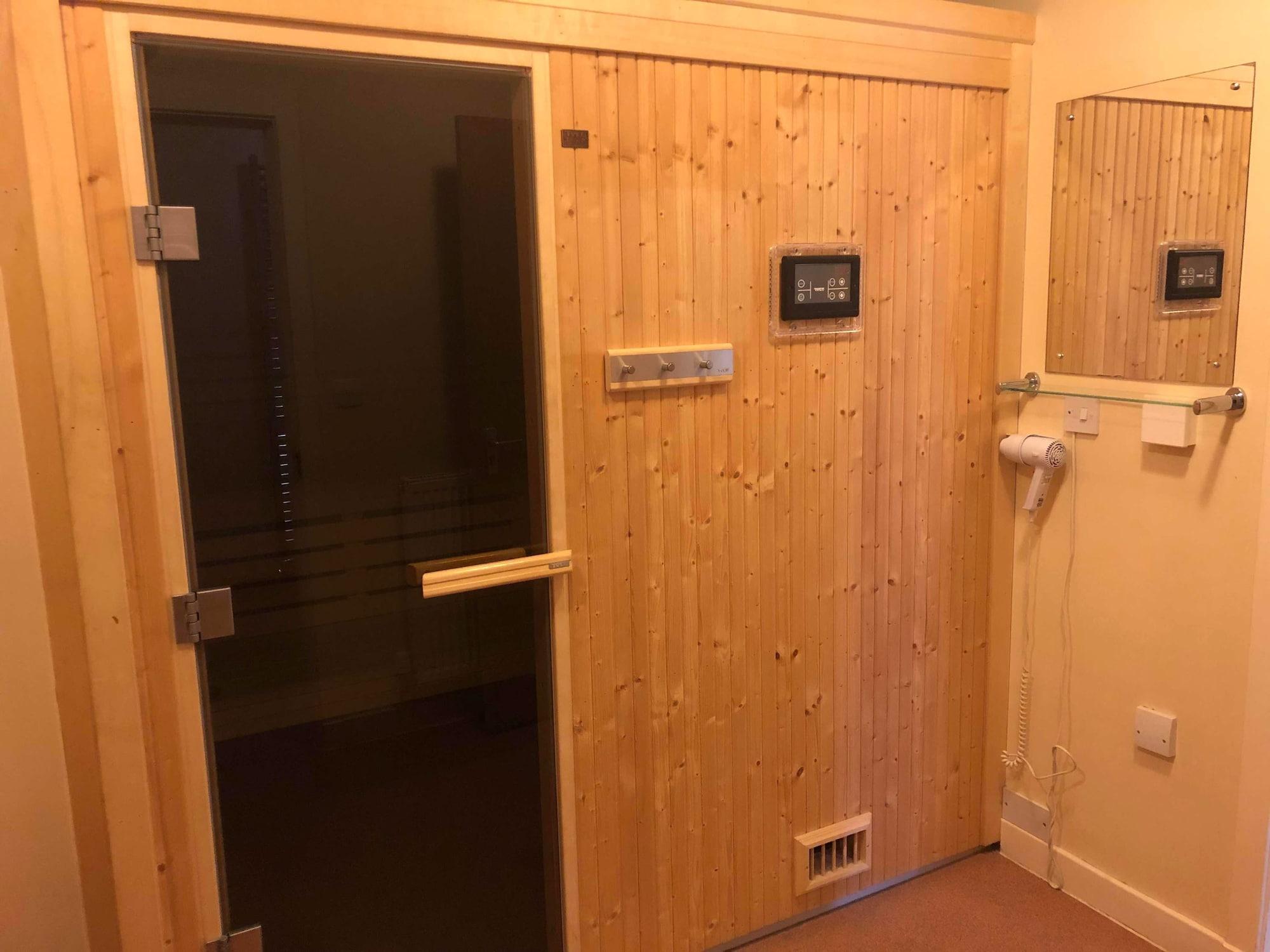 Oyo Eastbank Hotel, Speyside Scotland Rothes Eksteriør bilde